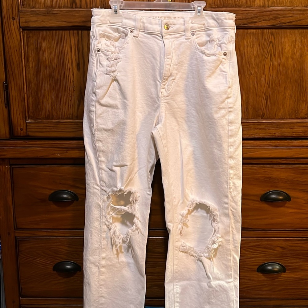 Women’s size 10 regular American Eagle Mom Straight Jean